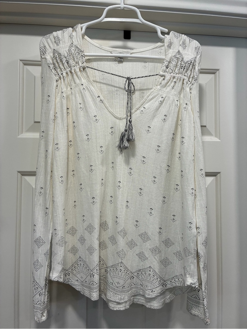 Lucky Brand Cream Peasant Tunic with Gray Print